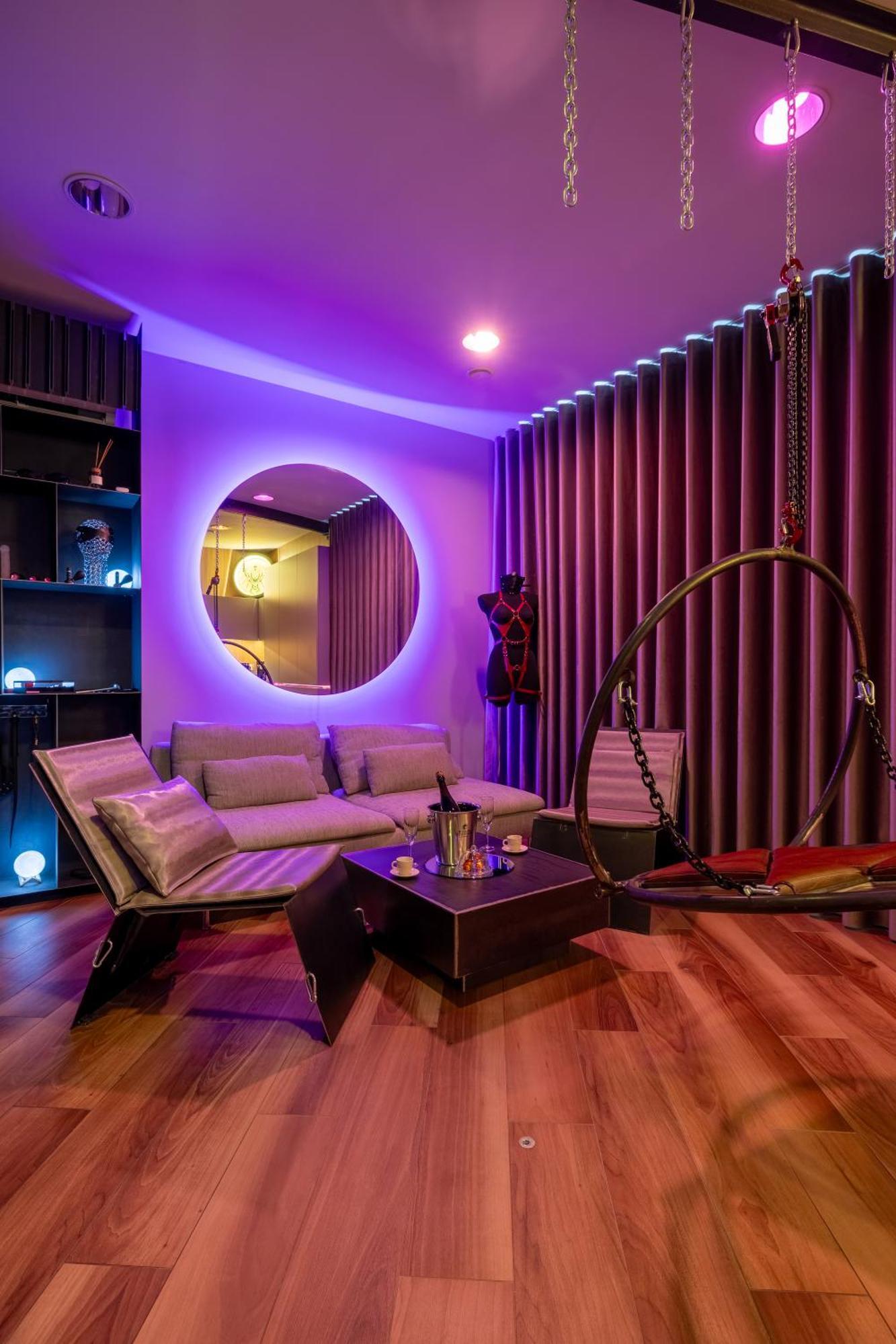 Apartament Bdsm Swing Klima Lustra Super Wygodne Lozko , Hustawka ,dla Doroslych Adults Only *